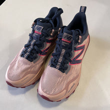 Load image into Gallery viewer, New Balance Comfort Insert Sneakers 6.5