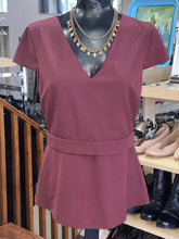 Load image into Gallery viewer, Dynamite Top short sleeve M