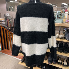 Load image into Gallery viewer, Evelyn Taylor sweaters Sweater L