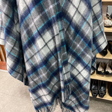 Load image into Gallery viewer, Edinburgh Lambswool Shawl