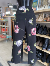 Load image into Gallery viewer, One by Chapter one floral pants M