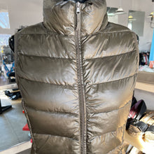 Load image into Gallery viewer, Basic by Chicoree Outerwear Vest S