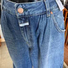 Load image into Gallery viewer, Closed Jeans 28 NWT