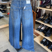 Load image into Gallery viewer, Closed Jeans 28 NWT