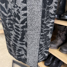 Load image into Gallery viewer, Elie Tahari Skirt 10