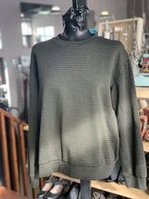 Load image into Gallery viewer, Lou & Grey Sweater M