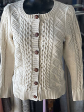 Load image into Gallery viewer, LL Bean Knit Sweater S
