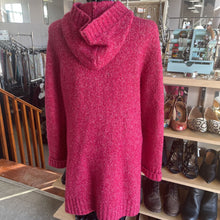 Load image into Gallery viewer, LL Bean Knit Sweater L