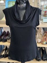 Load image into Gallery viewer, Banana Republic Top short sleeve S
