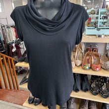 Load image into Gallery viewer, Banana Republic Top short sleeve S