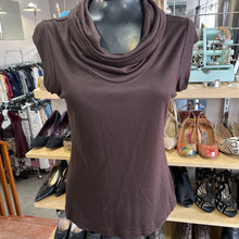 Load image into Gallery viewer, Banana Republic Top short sleeve S