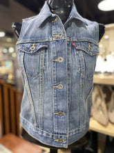 Load image into Gallery viewer, Levis denim vest S