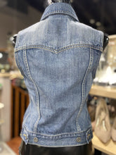 Load image into Gallery viewer, Levis denim vest S