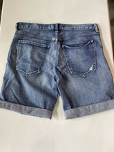 Load image into Gallery viewer, Banana Republic Boyfriend shorts 29