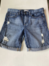 Load image into Gallery viewer, Banana Republic Boyfriend shorts 29