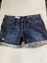 Load image into Gallery viewer, Gap Sexy Boyfriend shorts 30