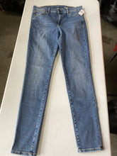 Load image into Gallery viewer, Gap Jeans NWT 30 Regular