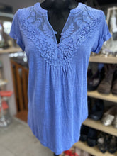 Load image into Gallery viewer, Deletta linen tee XS