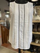 Load image into Gallery viewer, Banana Republic (outlet) top NWT M