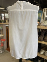 Load image into Gallery viewer, Banana Republic (outlet) top NWT M