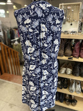 Load image into Gallery viewer, Gap floral dress NWT M