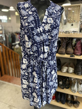 Load image into Gallery viewer, Gap floral dress NWT M