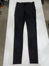Load image into Gallery viewer, Lululemon leggings 8