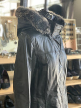 Load image into Gallery viewer, Danier Thinsulate Coat Vintage M