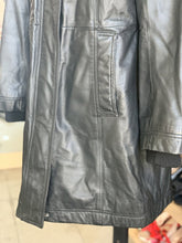 Load image into Gallery viewer, Danier Thinsulate Coat Vintage M