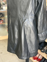 Load image into Gallery viewer, Danier Thinsulate Coat Vintage M