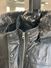 Load image into Gallery viewer, Danier Thinsulate Coat Vintage M