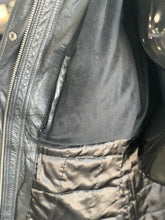 Load image into Gallery viewer, Danier Thinsulate Coat Vintage M