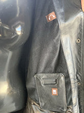 Load image into Gallery viewer, Danier Thinsulate Coat Vintage M