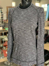 Load image into Gallery viewer, Lululemon Top long sleeve 8
