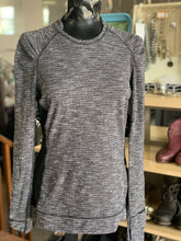 Load image into Gallery viewer, Lululemon Top long sleeve 8