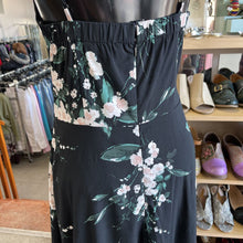 Load image into Gallery viewer, Dynamite floral dress NWT M