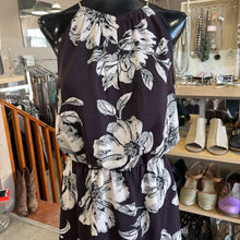 Load image into Gallery viewer, Dynamite halter dress M