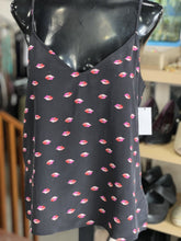 Load image into Gallery viewer, Equipment Silk Lip print Tank Top M NWT