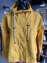 Load image into Gallery viewer, Columbia Day Trippin' Crop Jacket M NWT