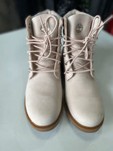 Load image into Gallery viewer, Timberland Boots 7