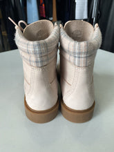 Load image into Gallery viewer, Timberland Boots 7