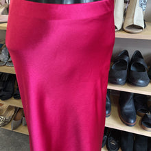 Load image into Gallery viewer, Zara Satiny Skirt S