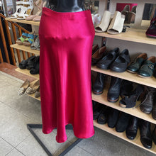 Load image into Gallery viewer, Zara Satiny Skirt S