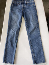 Load image into Gallery viewer, Gap Regular Jegging 28