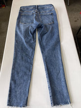 Load image into Gallery viewer, Gap Regular Jegging 28