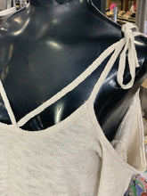 Load image into Gallery viewer, American Eagle top short sleeve M