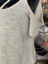 Load image into Gallery viewer, American Eagle top short sleeve M