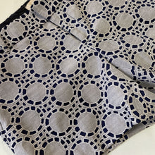 Load image into Gallery viewer, Banana Republic Shorts 2