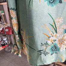 Load image into Gallery viewer, Violet & Claire Floral Silky Top long sleeve S