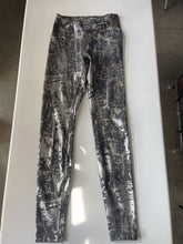Load image into Gallery viewer, Lululemon Leggings 4